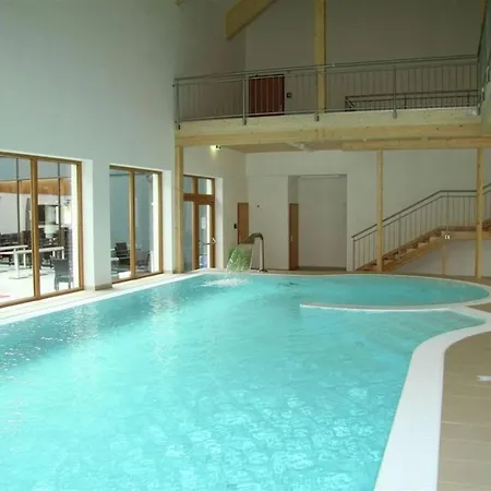 16 Personen - 325 Qm - 9 Schlafzimmer 3 Baeder Obertraun